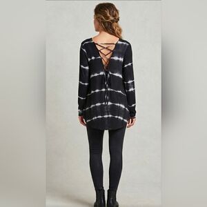 Black and White Tie-Dye High-Low Top With Back Lacing - size L